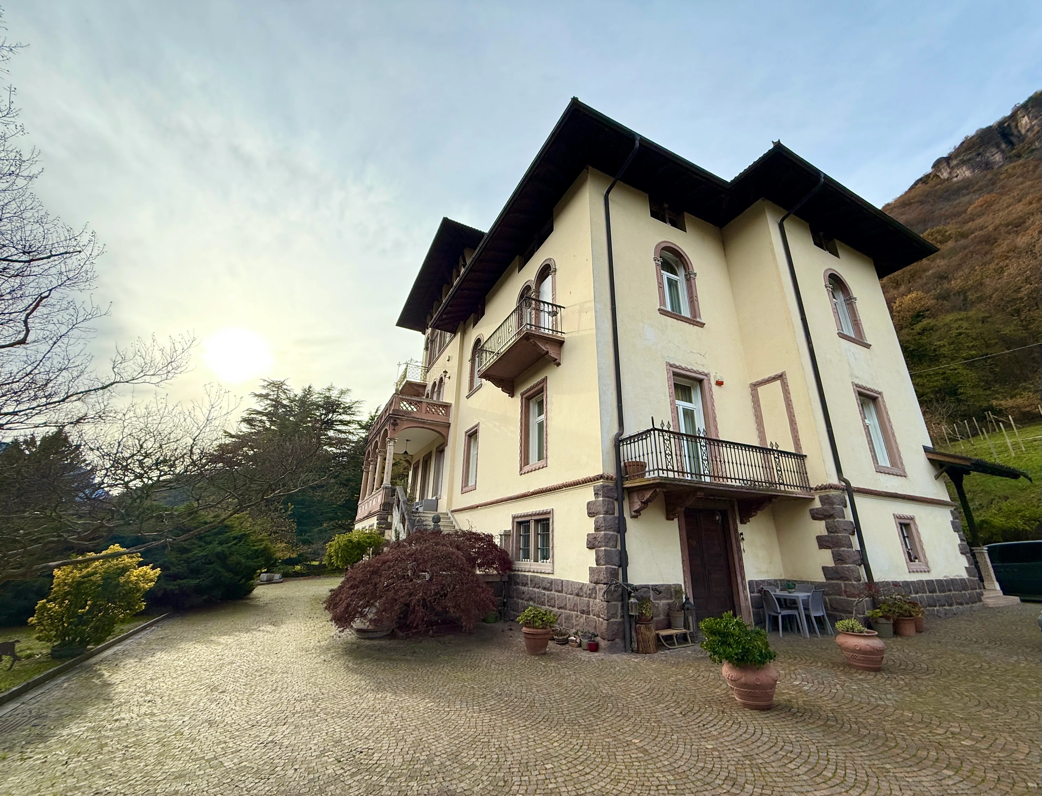 Villa Liberty d'autore firmata Emilio Paor