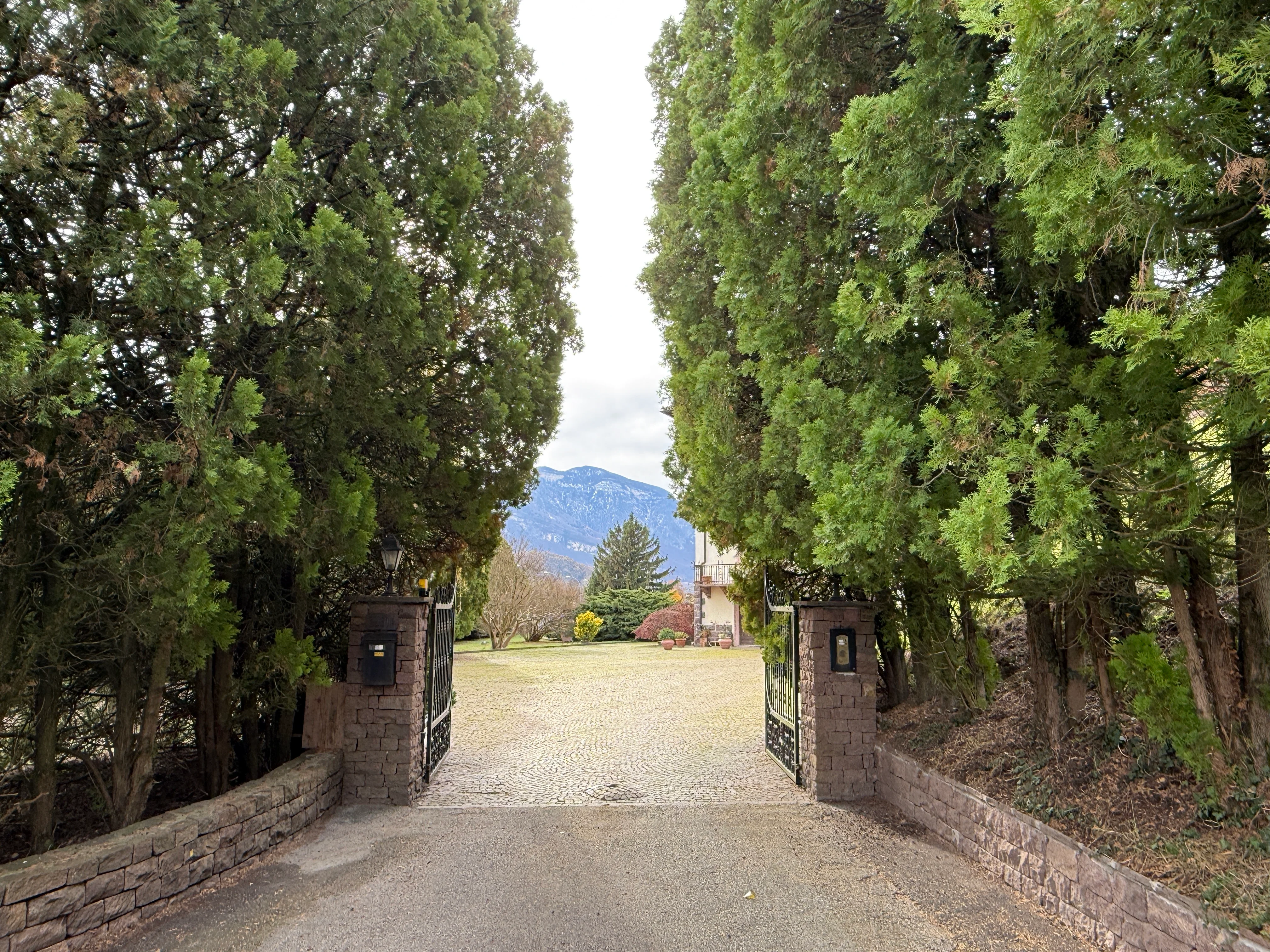 Villa Liberty d'autore firmata Emilio Paor