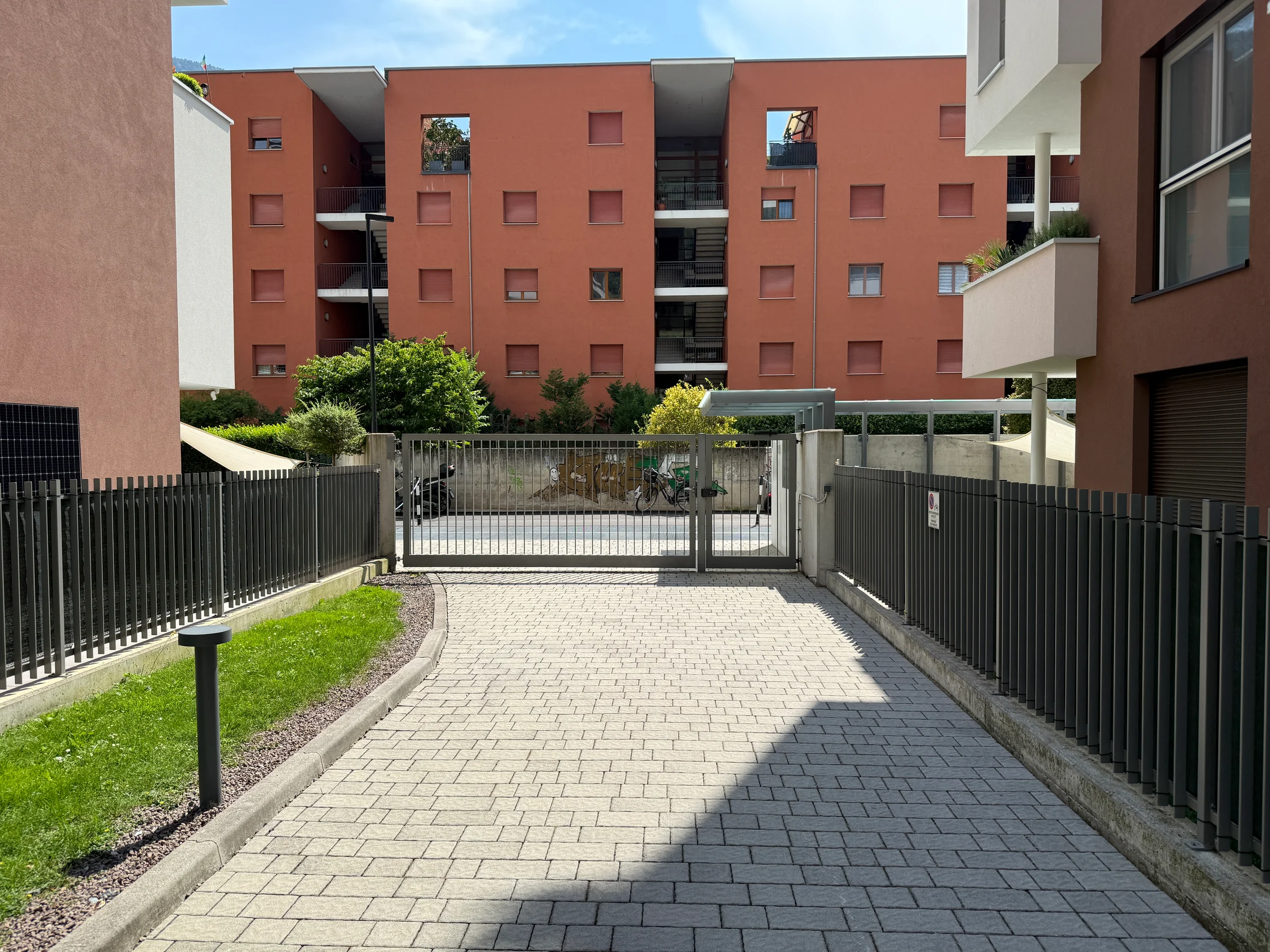CasaClima A con giardino privato, garage e cantina
