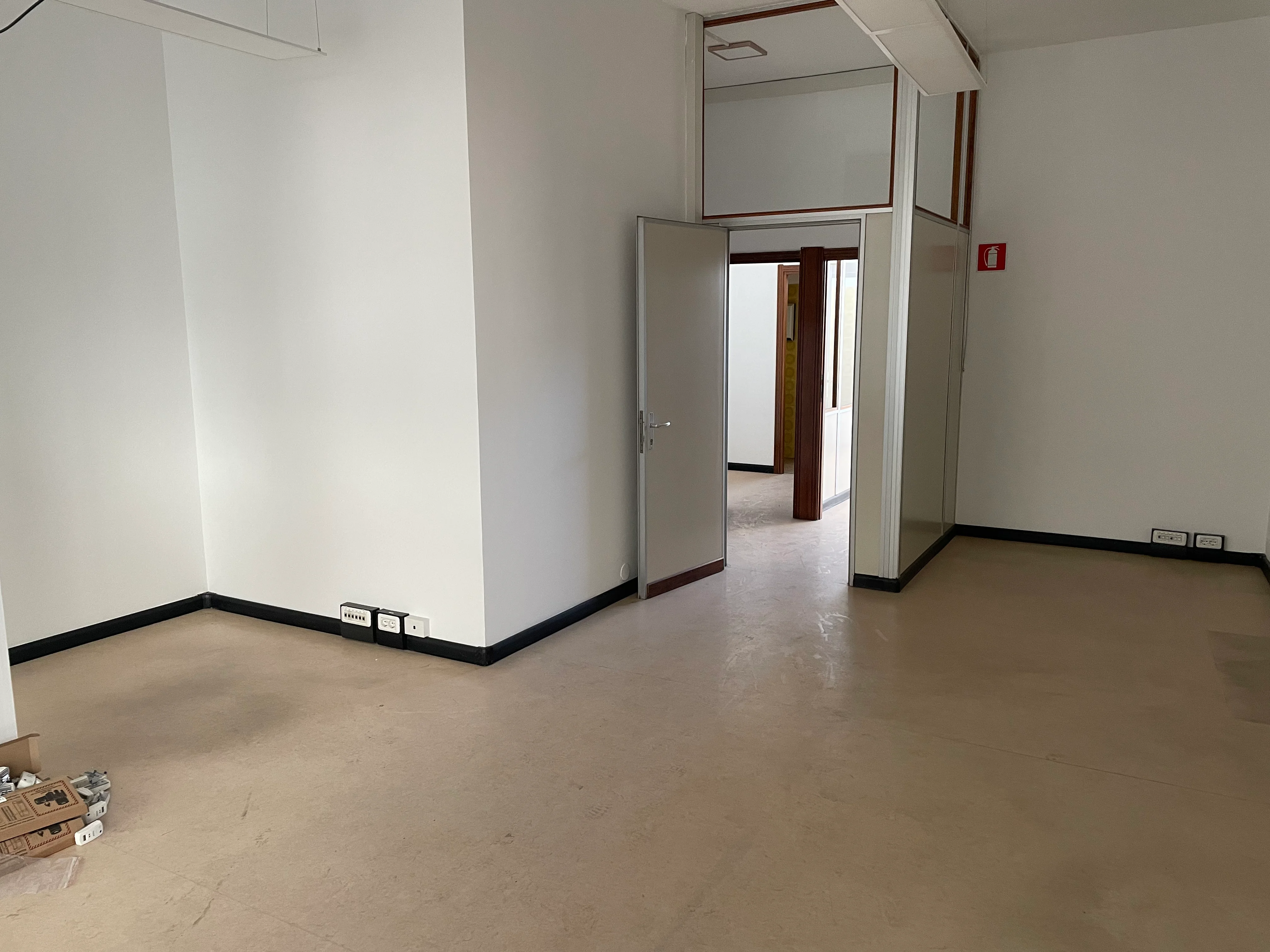 Negozio in affitto con doppio ingresso e portico – Bolzano