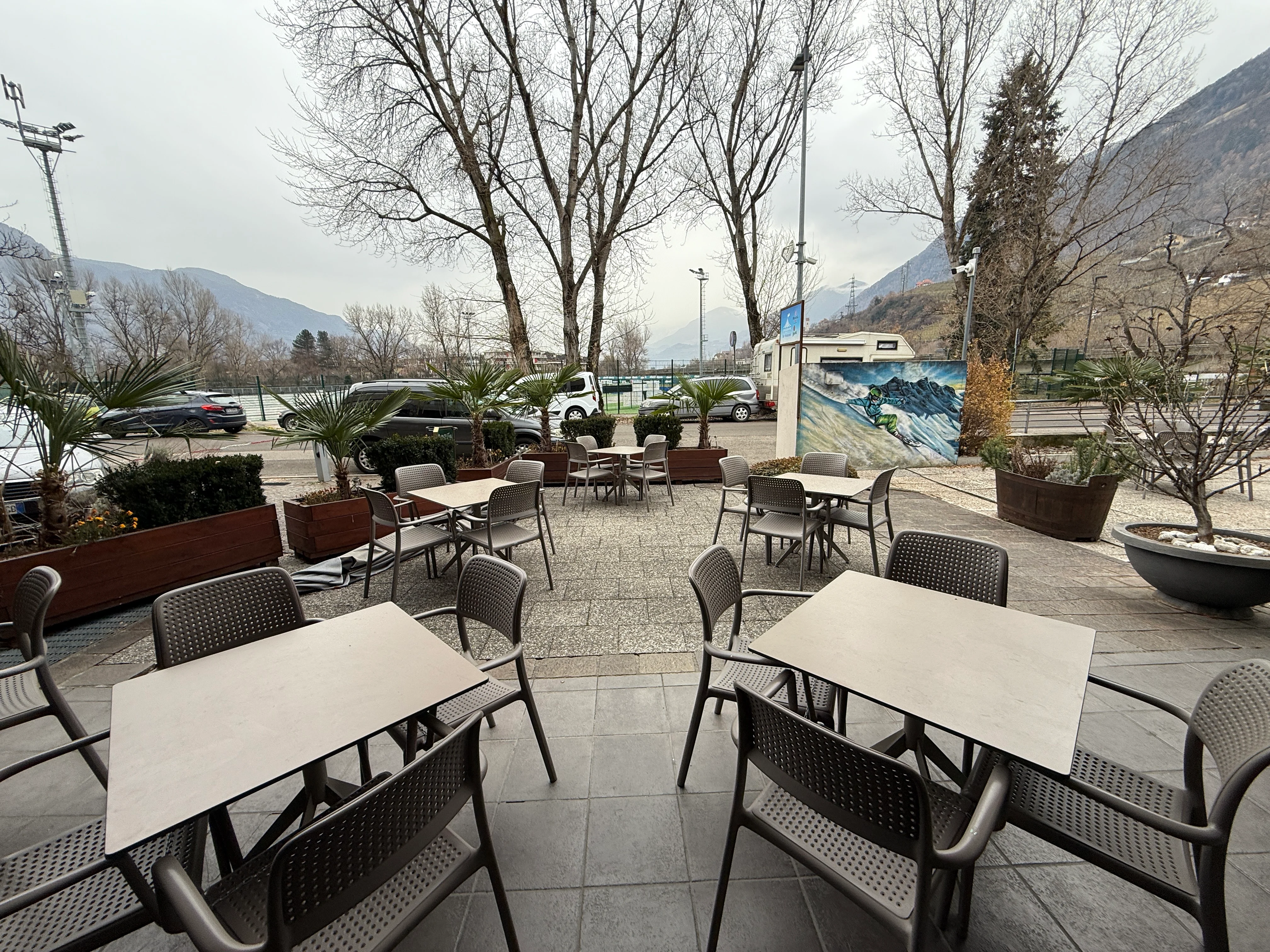Ristorante con licenza bar, canna fumaria e terrazza – Merano