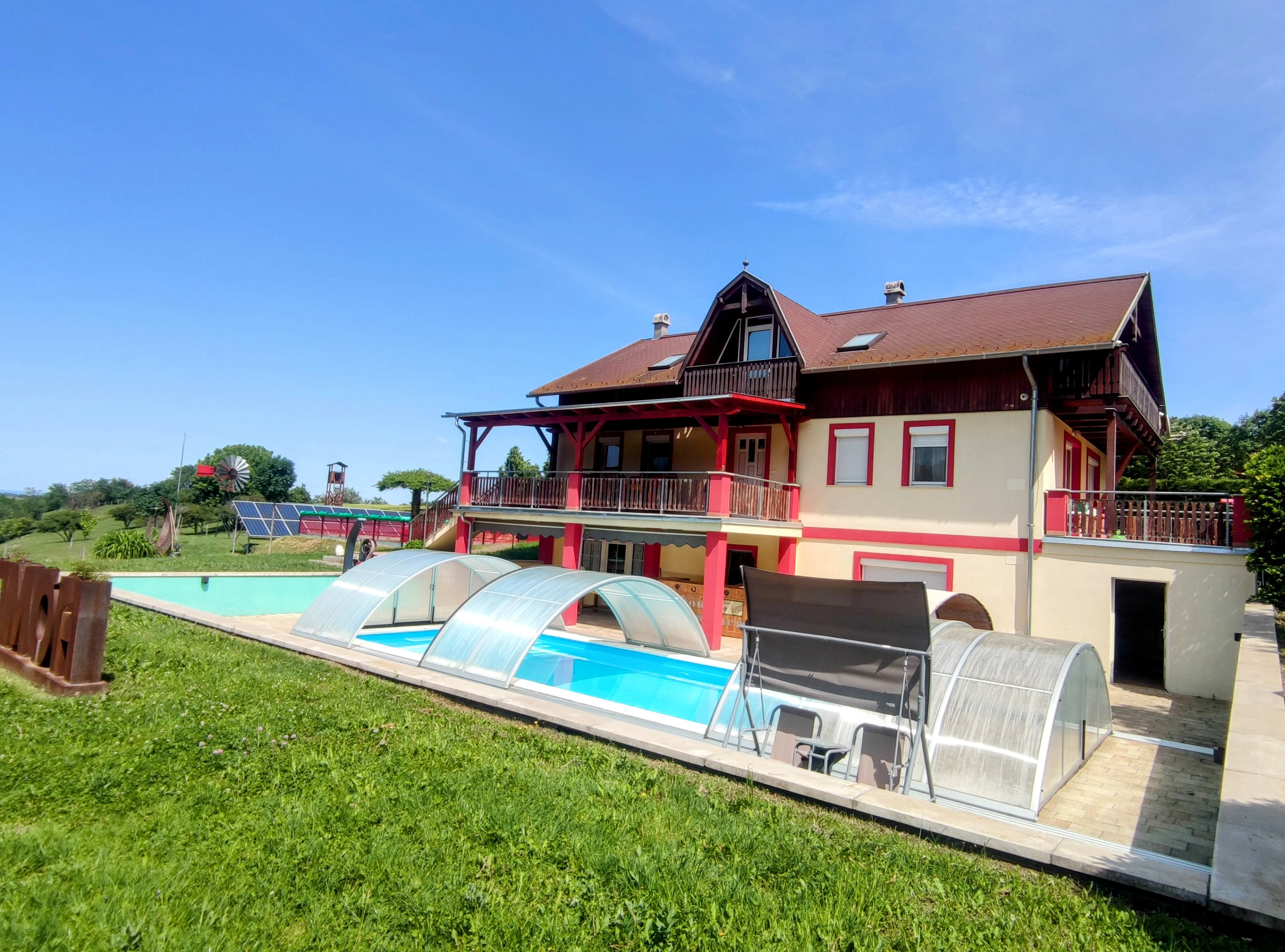 Villa moderna con piscina sul Lago Balaton